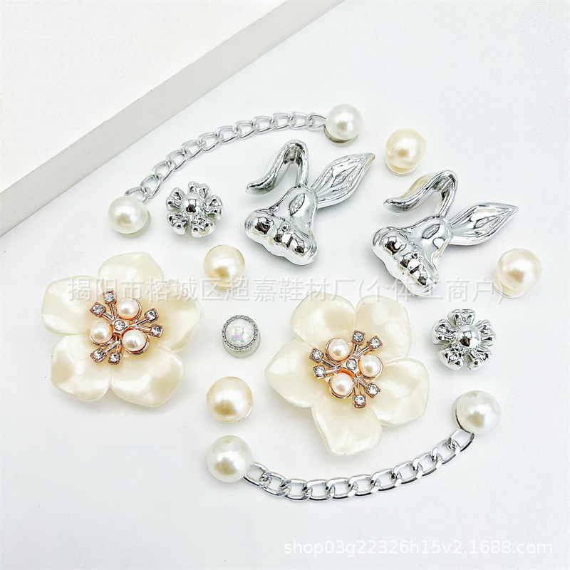 CJ-062 Orejas de conejo con flor de perla