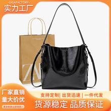 ZR家跨境风潮女包2025新款高级感大容量黑色双肩带手提斜挎水桶包