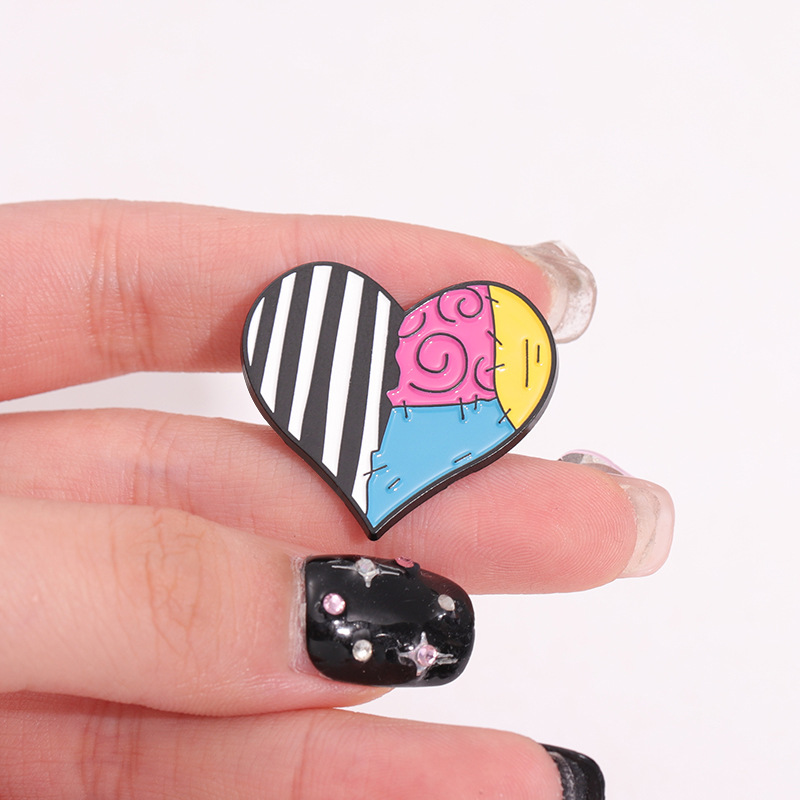 Casual, Daily Occasion Novelty Pin Heart Shape Alloy Plating Unisex Brooches