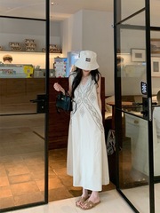 高级感气质V领背心连衣裙女装夏季小众显瘦宽松A字裙无袖刺绣短裙