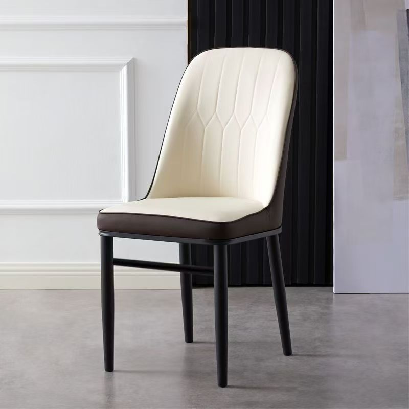 화이트 커피 뒷면 [검은 다리]