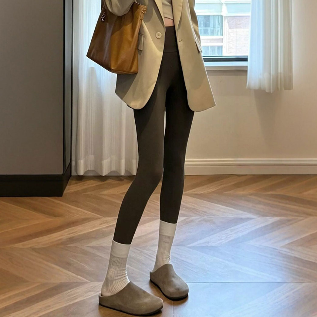 咖色鲨鱼裤女秋季2026新款外穿紧身提臀瑜伽裤显瘦运动健身打底裤