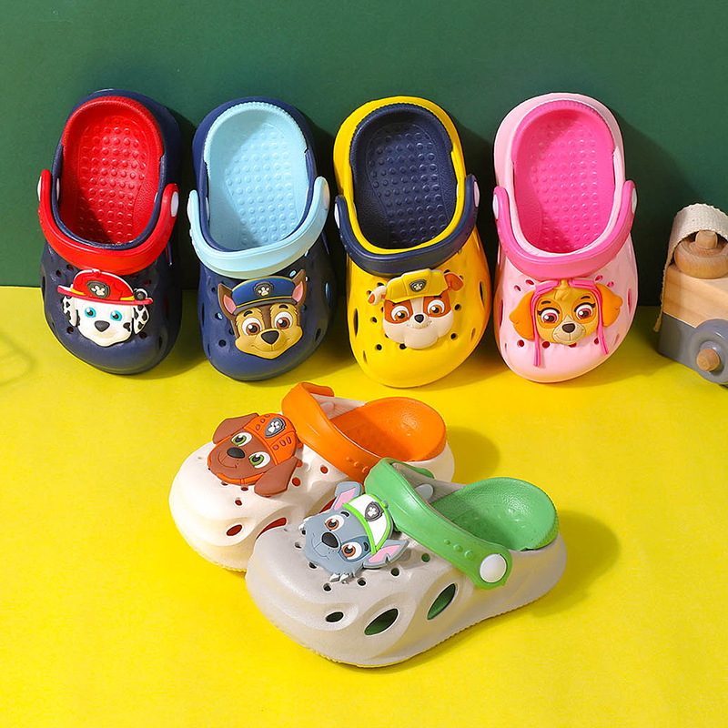 (Wholesale), fashionable children's Crocs-style slippers for men and women girl's, beach footwear, cartoon mule, 2021 collection, closed toe 4