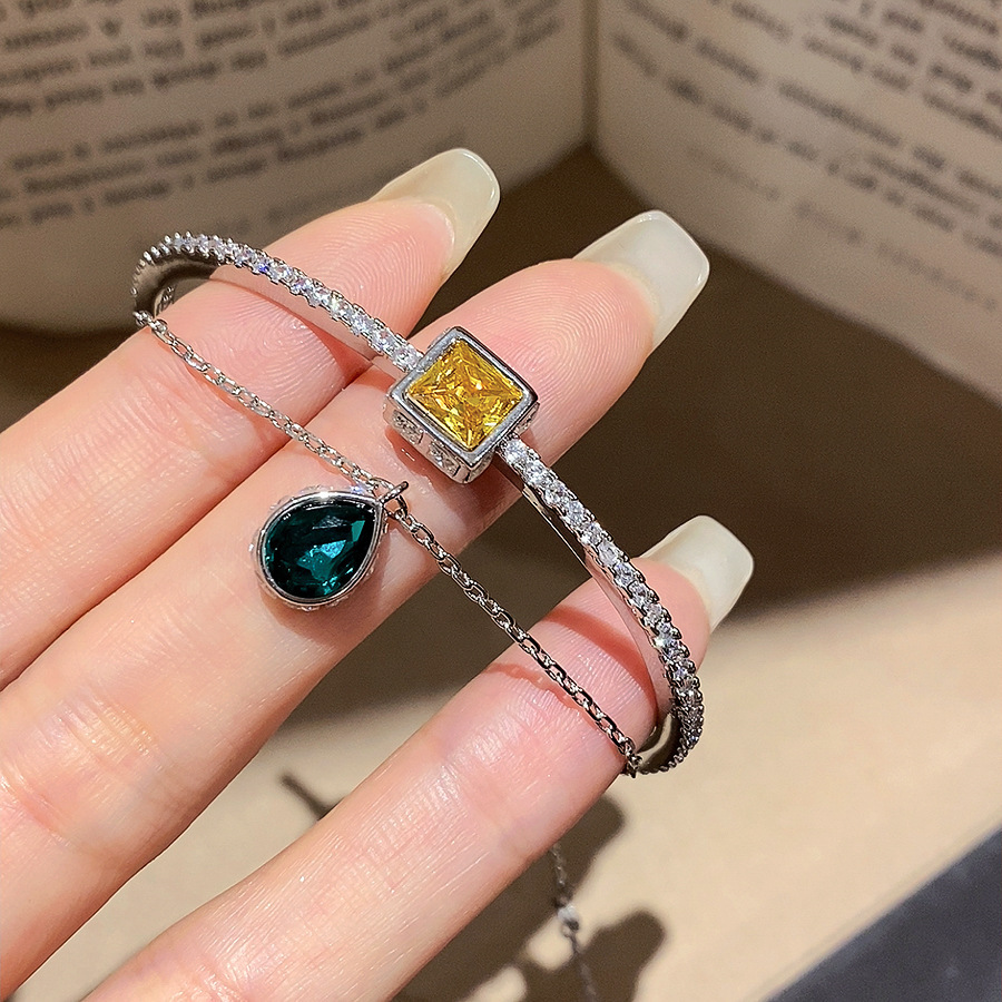 El temperamento francés arco de zircon pulsera de doble capa dulce ins pulsera de viento lujoso ligero de alto nivel sensación de joyas versátiles para mujeres