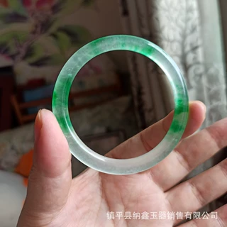厂家批发高仿翡翠冰种飘阳绿细条手镯石英岩玉叮当圆条高冰玉镯