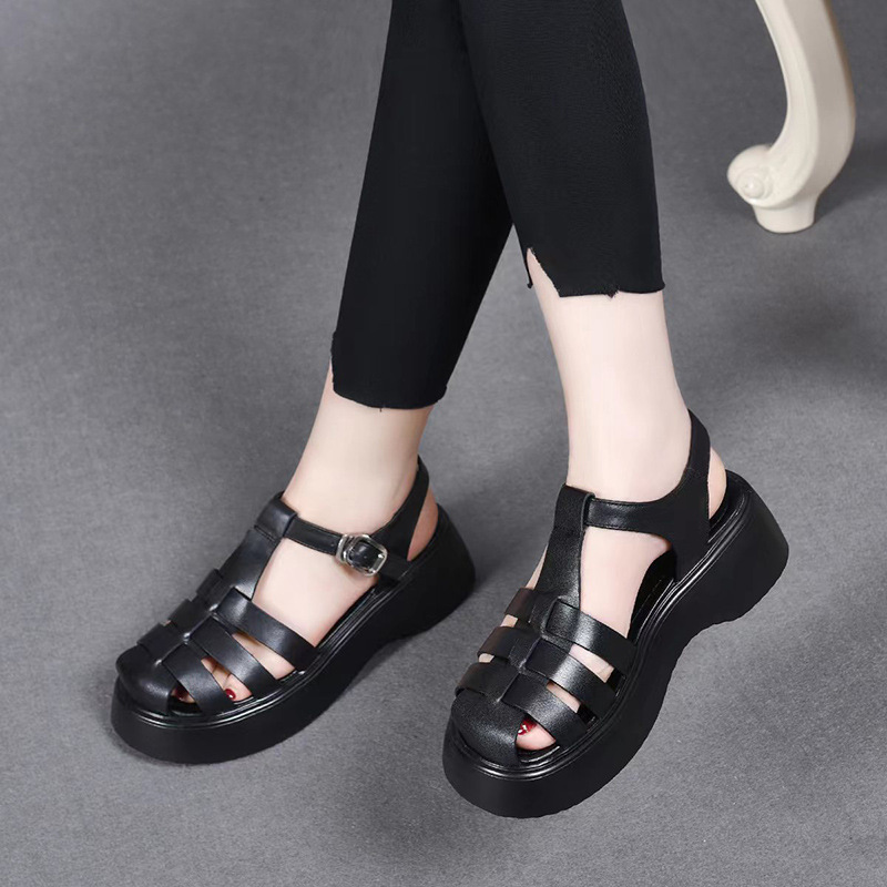 Dép sandal nữ đế dày da thật kiểu La Mã, mũi kín đan xương cá, đi biển mùa hè — Màu đen