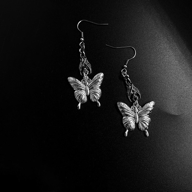 15g Weight Alloy Ear Needle Material Drop Earrings Classification 1 Pair Quantity Holiday, Daily Occasion Alloy Material Halloween Festival Heart Shape, Butterfly, Skull Pattern Women's Gender Hip-Hop Style 1 Pair Halloween Hip-Hop Heart Shape Butterfly Skull Alloy Drop Earrings 9