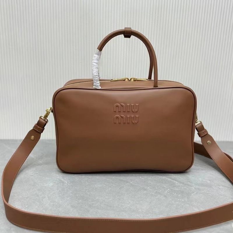 Miu Miu's Popular Large Briefcase, Vintage Commuter Large-Capacity Simple Tote Bag, Fashionable Shoulder Handbag