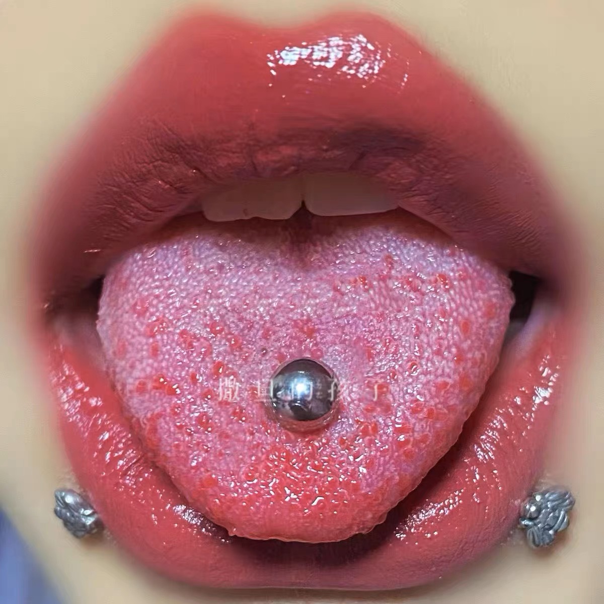 Pointed labret stud close-up product detail