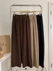 だるくて怠惰な感じの欧綿の綿毛のワイドレギンスのズボンはゆったりしています。
