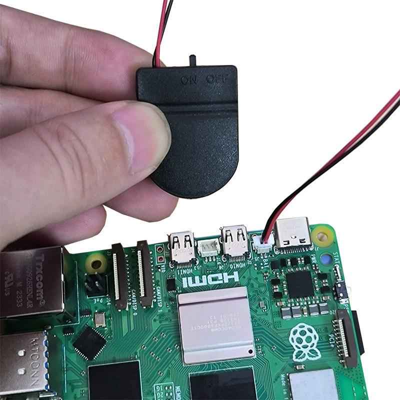 Питание батареи Rasalburne Pi 5 RTC можно заряжать.