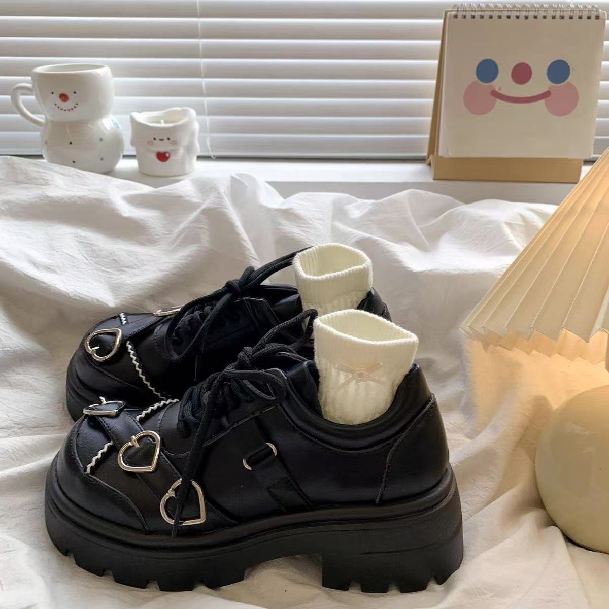Zapatos de muffins retro dulces y frescos, primavera y otoño 2026, nuevos zapatos de cuero de cordón negro puro, zapatos de cuero para niños grandes, zapatos de un solo tipo negro