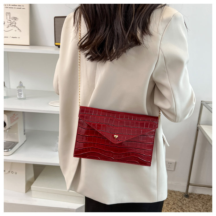 Women's Large Pu Leather Solid Color Basic Square Zipper Envelope Bag Crossbody Bag display picture 4