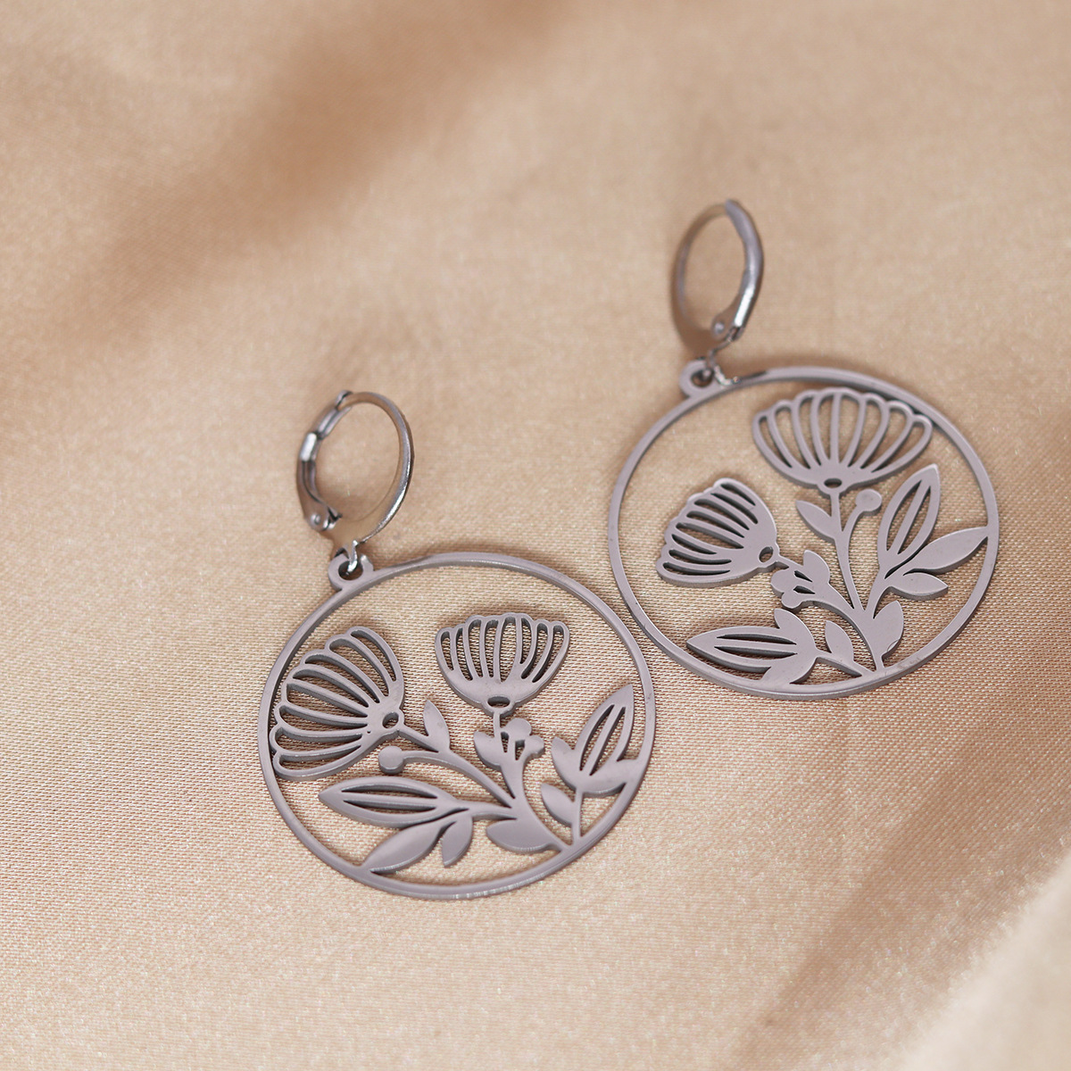 Retro fashionable summer elegant geometric earrings