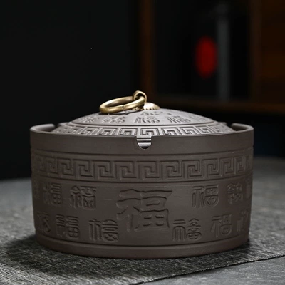 clay ashtray with cover, vintage style, high-end creative: Car ashtray