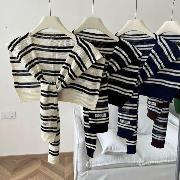 Jacquard striped hollow-out knitted shawl for women, 2026 new summer T-shaped knotted small cape for layering