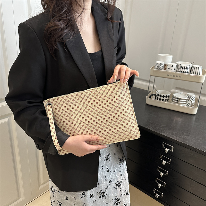 Pop simple de alta calidad sobres bolsas de moda para mujeres cena nuevo estilo coreano ins versátil bolsas de mano lujosas