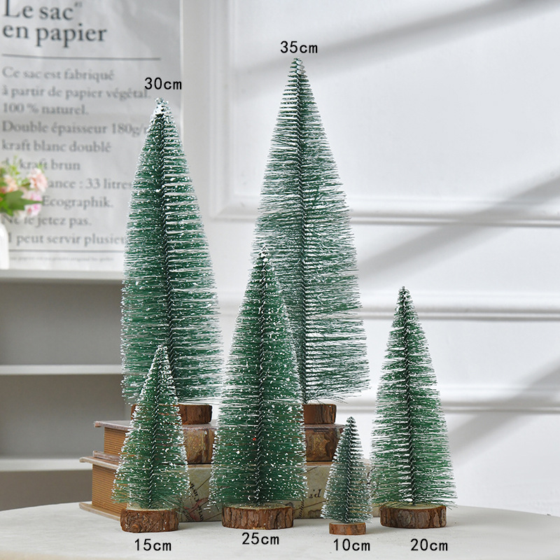 Adornos navideños miniatura con árboles de pino con copas blancas, copos de nieve, agujas de pino y agujas de cedro para crear escenas y ambiente.