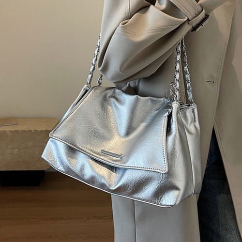 Ins casual large capacity tote bag for women, 2024 new style, popular and versatile chain crossbody bag, single shoulder bag