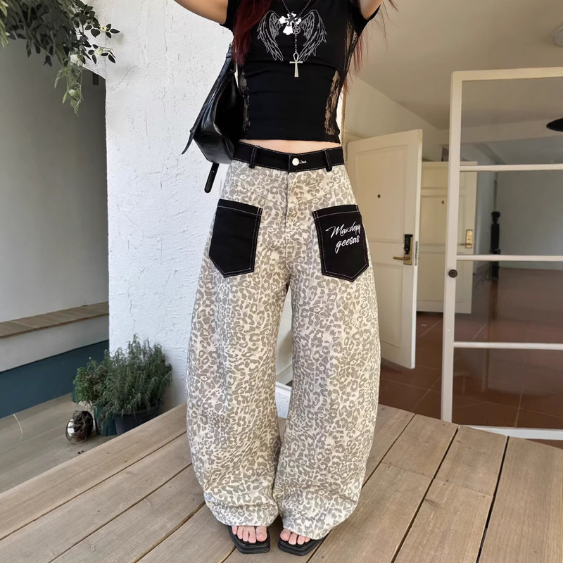 Spring and Autumn New American Retro Leopard Print Jeans Couple's Outfit with a High Street Design and Drape Effect, Straight Cut, Unisex and Versatile