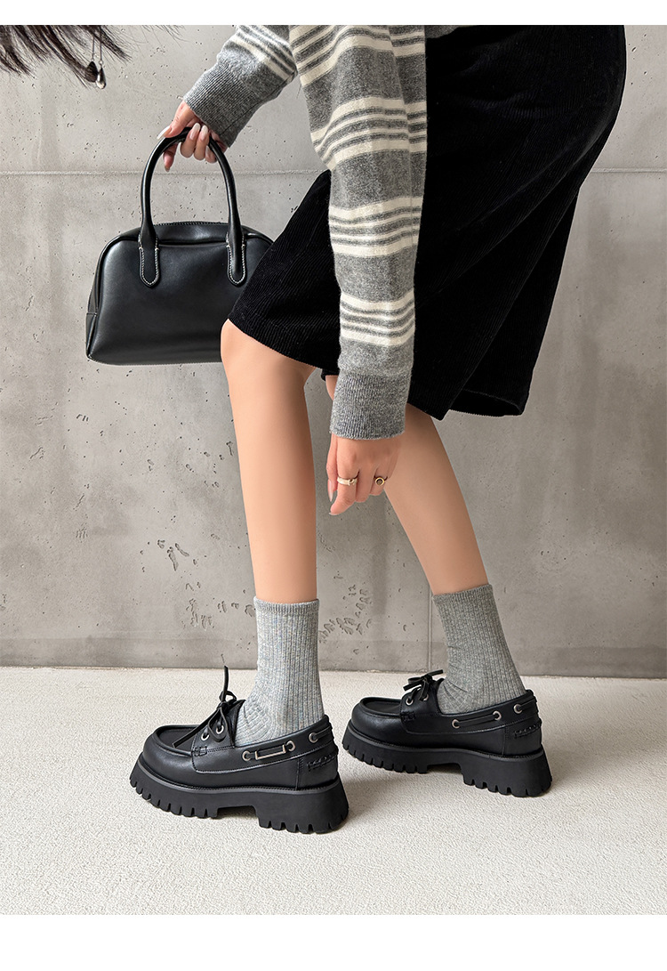 Giày loafer nữ đế dày mũi tròn buộc dây da bò — Đen (bóng) chi tiết 12