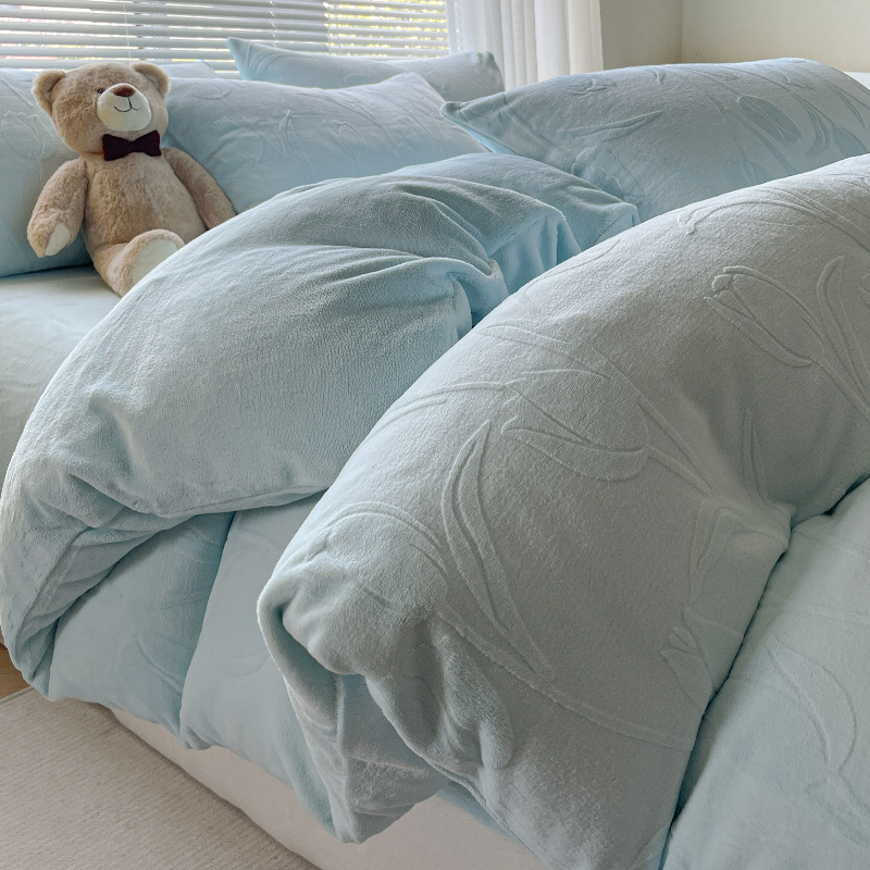 Espesado tallado de leche de lana de cuatro piezas conjunto 2025 nuevo coral lana de invierno sábanas de franela cubierta de cama