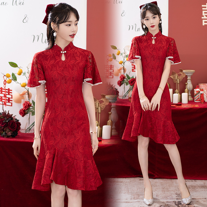 Real Shot of the Bride's Cheongsam for Toasting, New Summer 2025 Wedding Dress, Elegant Red Dress That Can Be Worn Casually Real Shot of the Bride's Cheongsam for Toasting, New Summer 2025 Wedding Dress, Elegant Red Dress That Can Be Worn Casually