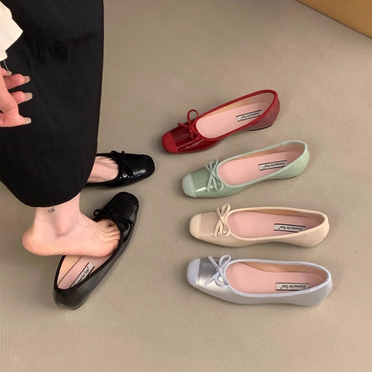 Aumento de altura interior de estilo francés pequeño rojo zapatos de mujer primavera y otoño 2025 primavera bow ballet suave zapatos de noche
