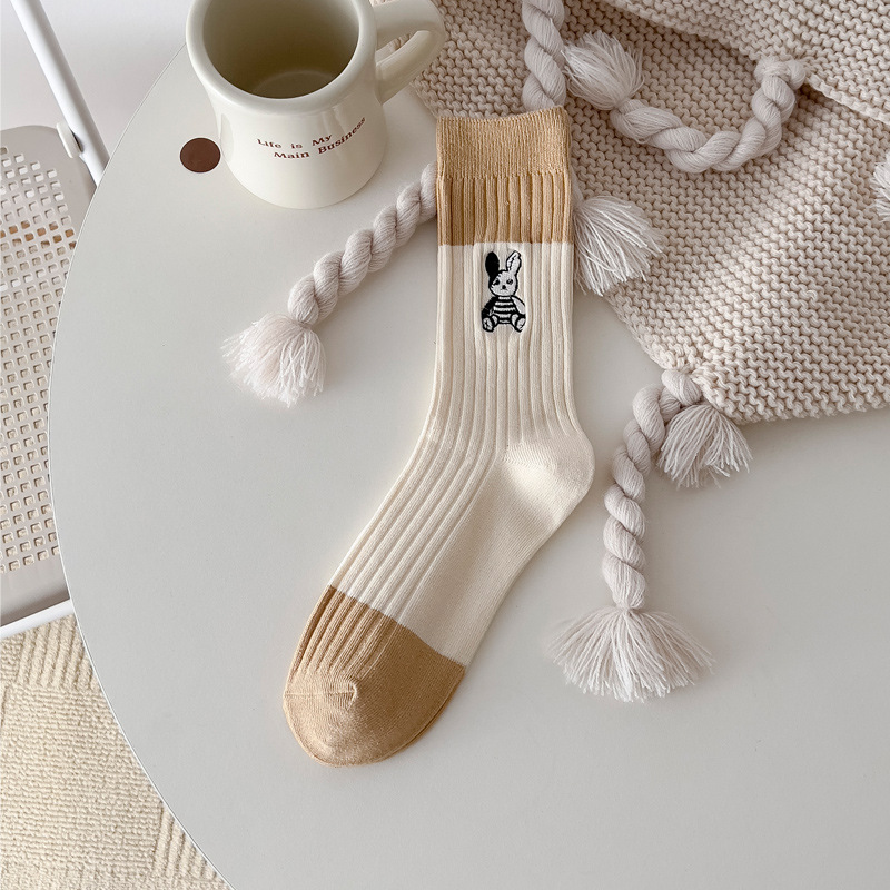 カーキクリーム