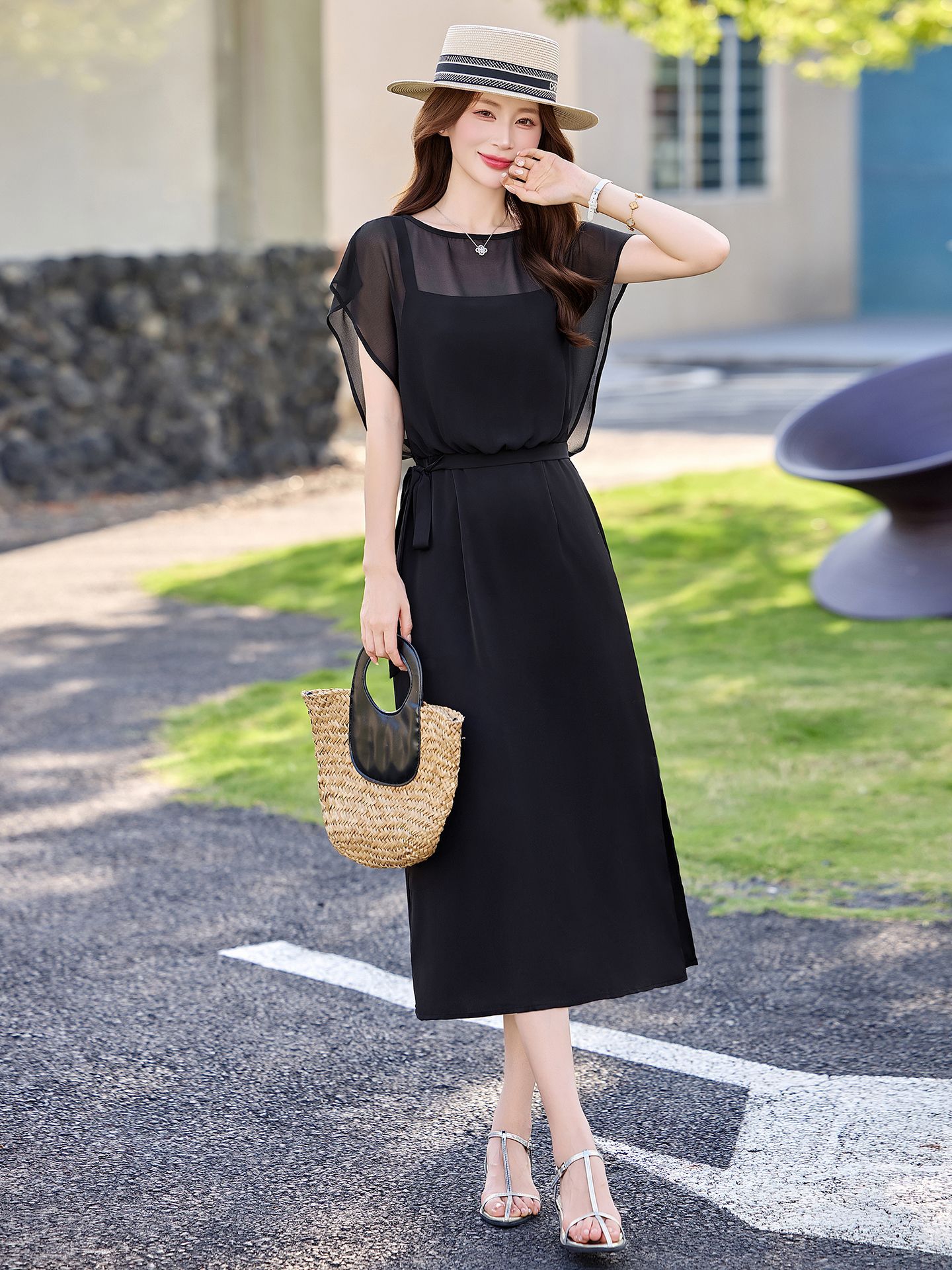 Đầm chữ A eo thắt dây tay ngắn cổ điển dáng midi — màu đen, Điểm sóng