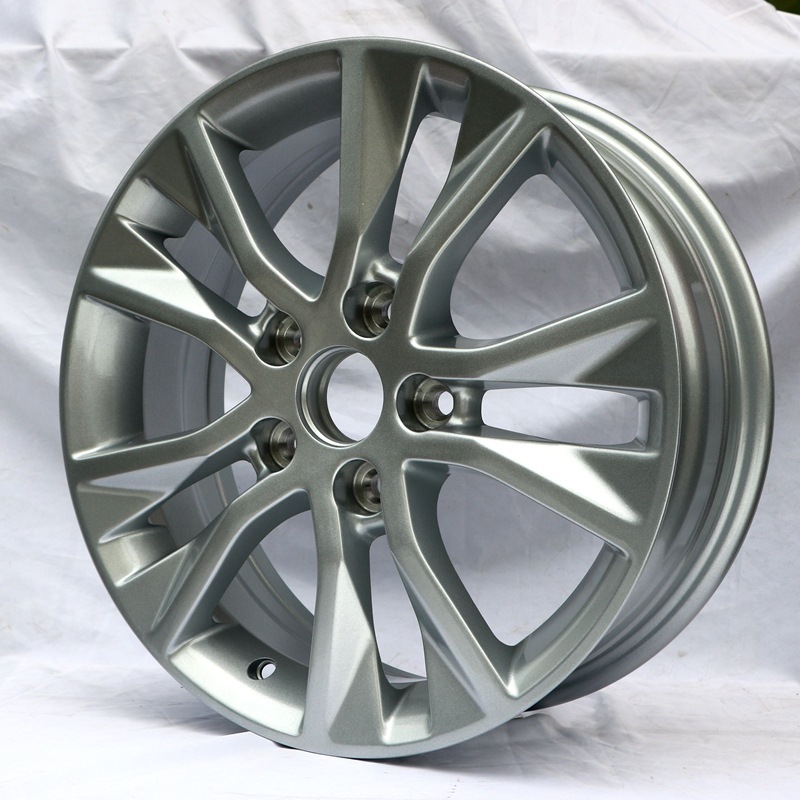 Suitable for old Baojun 730 car wheel hub 16 inch 730 original style replacement aluminum alloy steel rim for spare tire
