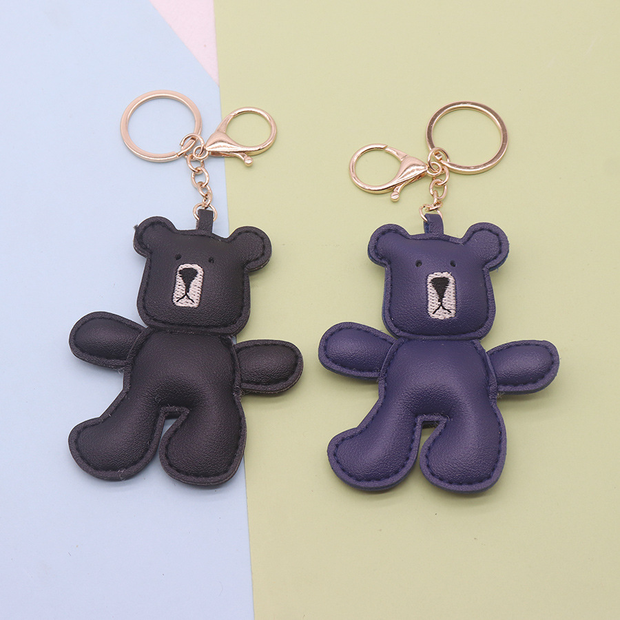Spot hecho a mano de alta calidad bordado de cuero de oso colgante de cuero diy dibujos animados animal ropa accesorios de decoración