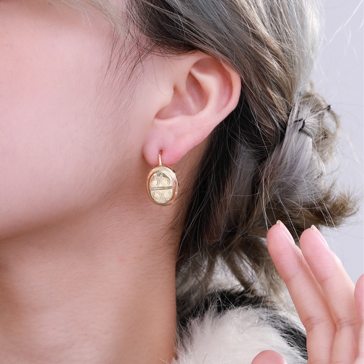 Joyería Xuping 14K color de moda geométrica ojos pendientes personalidad europea y americana alta sensación de estilo INS orejas para mujeres