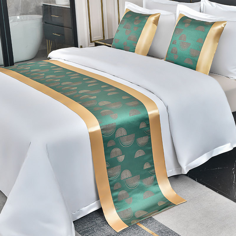 가장자리가 녹색인 반원