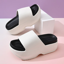 �¿�һ����Ů�ļ���ĥ�������ߛ���Ь�⴩ɳ��ײɫ�߼��к����Ь