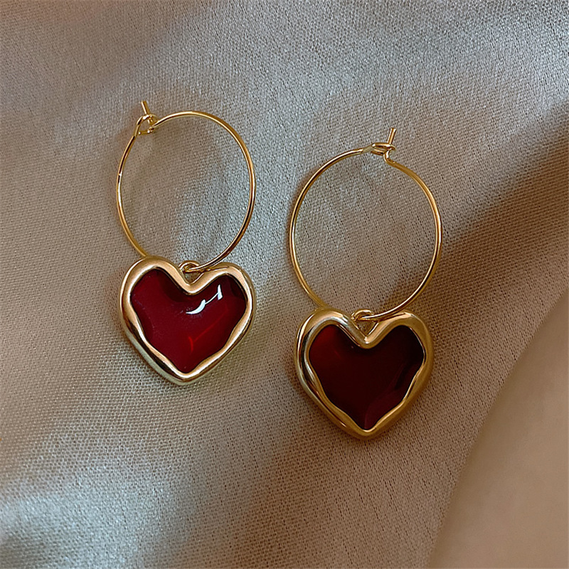 Cross-border New Wine Red Love Ear Ring Simple Elegant Internet Celebrity Personality Earrings European and American Simple Retro Peach Heart Earrings