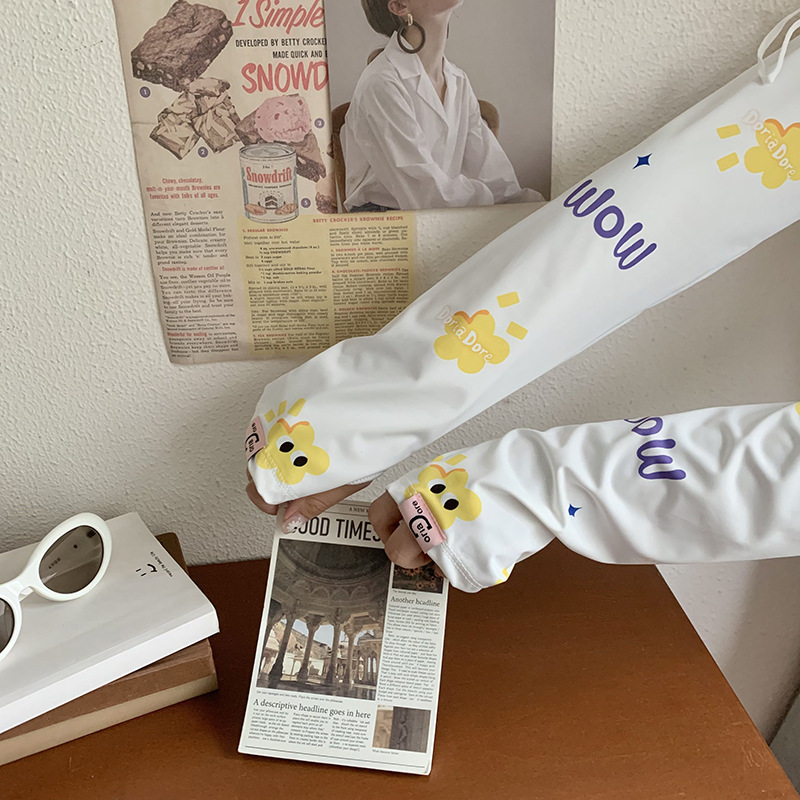 Manga de protección solar de seda de hielo para mujer verano nuevo estilo suelto anti-ultravioleta de dibujos animados lindo de alto valor manga de protección solar de manga de hielo