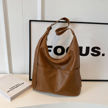 ������ͨ�چμ����Ů2024�¿��ﶬ�͹ŕr��ˮͰ�����e�ٴ�б���