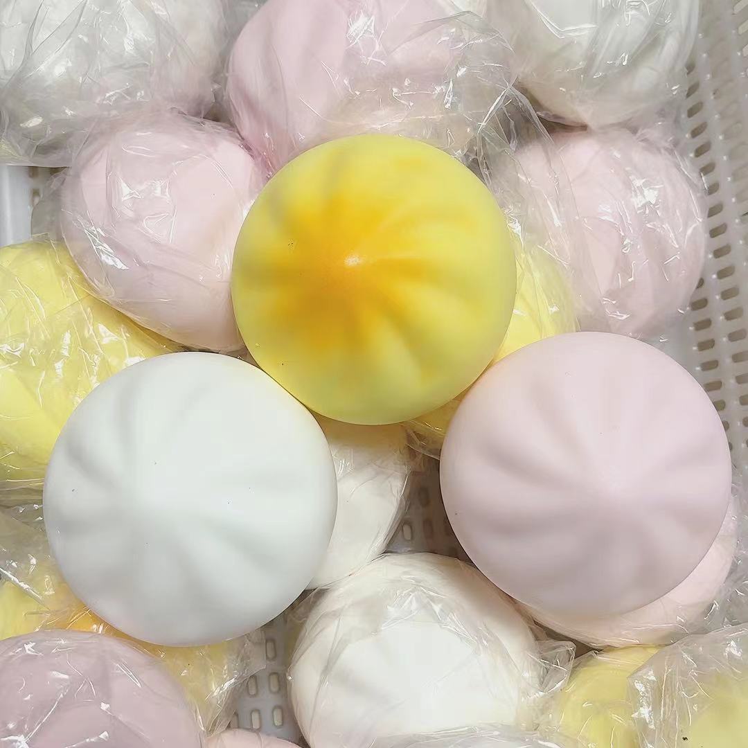 1 bolsa de carne grande y húmeda al azar rebota lentamente