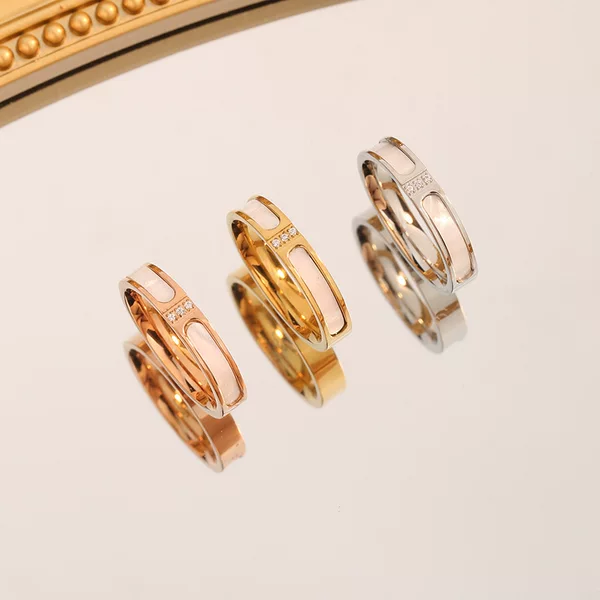 Three Diamond Shell Ring New Style Simple and Fashionable 18K Gold Plated Non-Fading Titanium Steel Index Finger Ring Women's Jewelry Ins