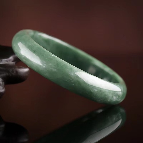 Manufacturer wholesale emerald color light green floating jade bracelet Guizhou green flat jade bracelet live broadcast gift supply