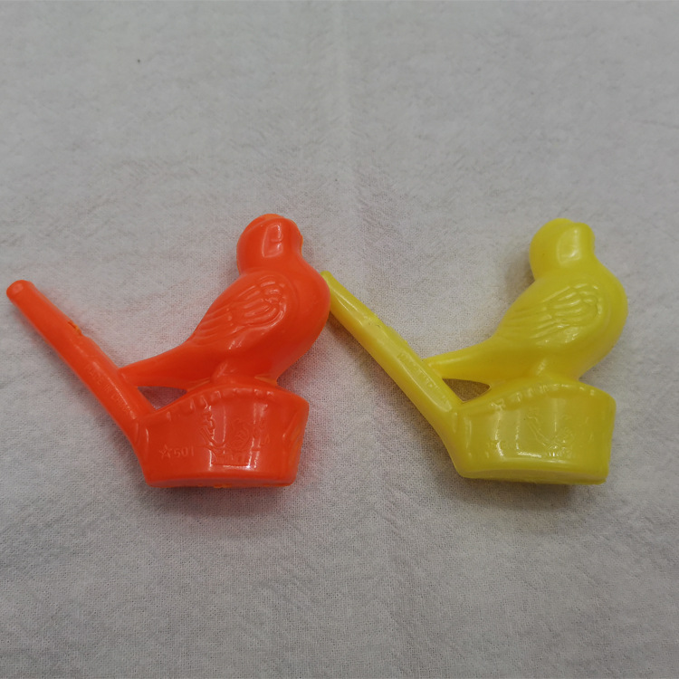Fábrica directa juguetes de plástico silbido de pájaros instrumentos musicales para niños mercado nocturno tienda de juguetes