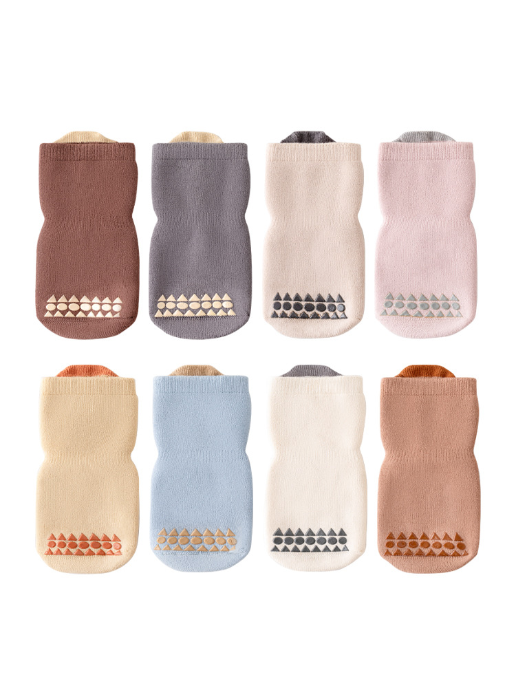 Calcetines de bebé para el suelo, invierno 2024, nuevo estilo, borde suelto sin costuras, antideslizantes para interiores, calcetines de media pantorrilla para niños y niñas pequeños