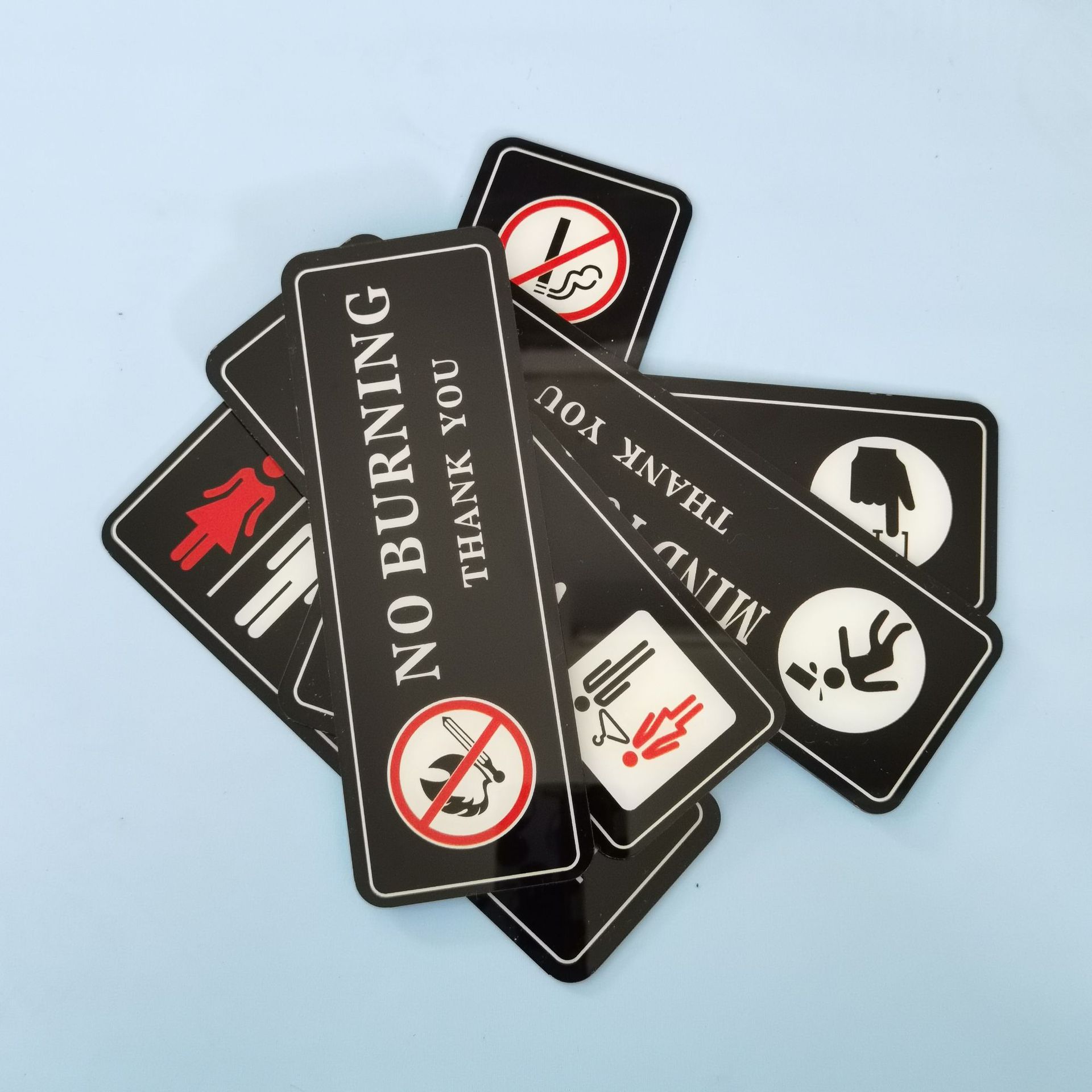 外贸有机玻璃亚克力黑色禁止吸烟提示警示牌便携新国标防水