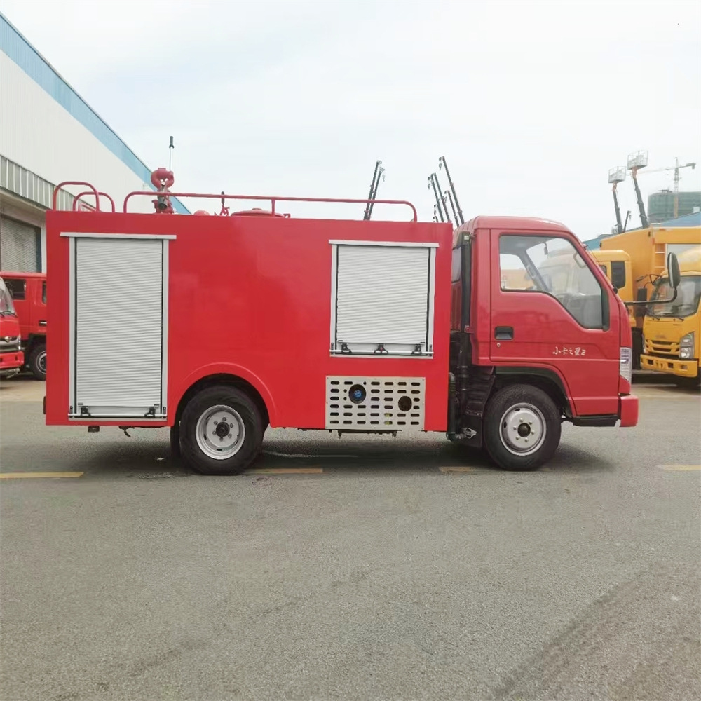 Blue license plate Foton 3-ton emergency water tanker, available for installment purchase. Cross-border export, foreign trade fire truck, right-hand drive water tanker
