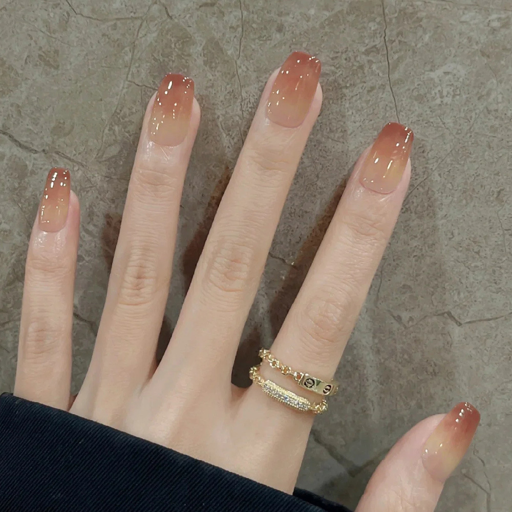 Desnudo marrón gradiente de manicure trapezoidal corto temperamento suave elegante para usar uñas cortas 24 piezas de parche de uñas terminadas image 1