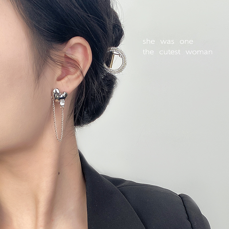 Elegant long sophisticated earrings with tassels with zircon
