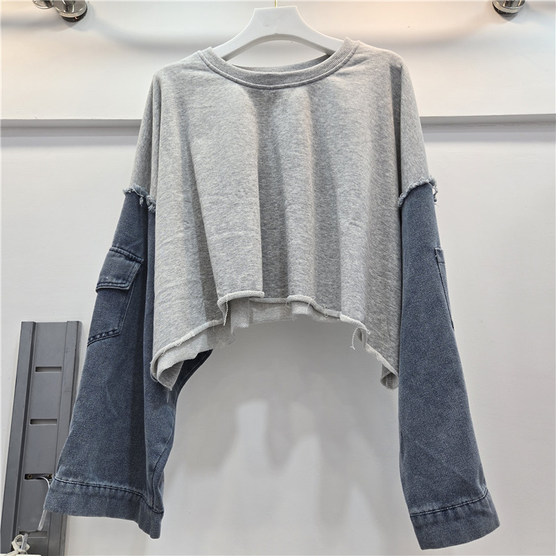 Sudadera de Mezclilla Combinada de Manga Larga con Cuello Redondo