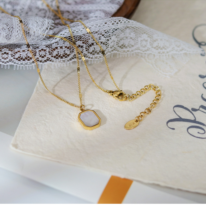 Simple Style Geometric Titanium Steel Plating Shell Pendant Necklace 1 Piece