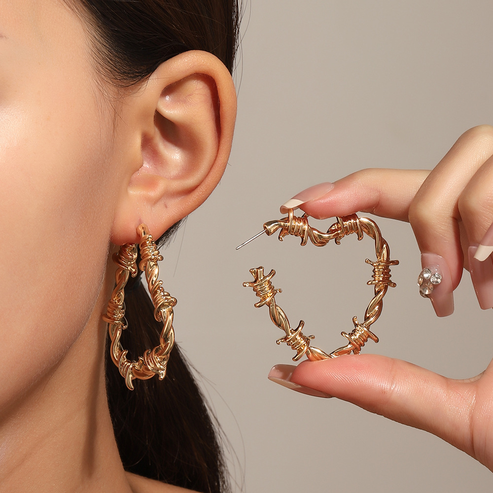 21g Weight Ear Studs Classification 1 Pair Quantity Party, Street Occasion Alloy Material Heart Shape, Knot Pattern Women's Gender Retro, Exaggerated, Punk Style Twist, Plating Craft 1 Pair Retro Exaggerated Punk Heart Shape Knot Twist Alloy Women's Ear Studs 5